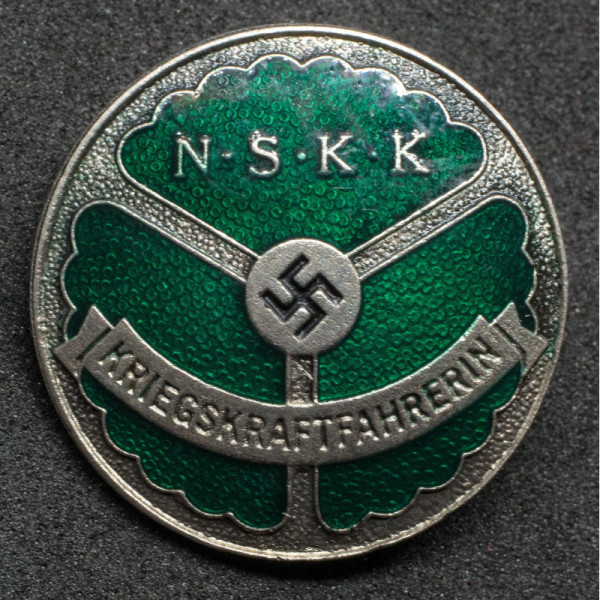 NSKK Kriegskraftfahrerin Abzeichen 1. Klasse