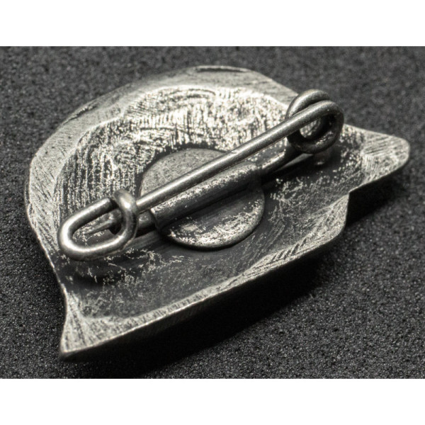 Badge - Der Stahlhelm