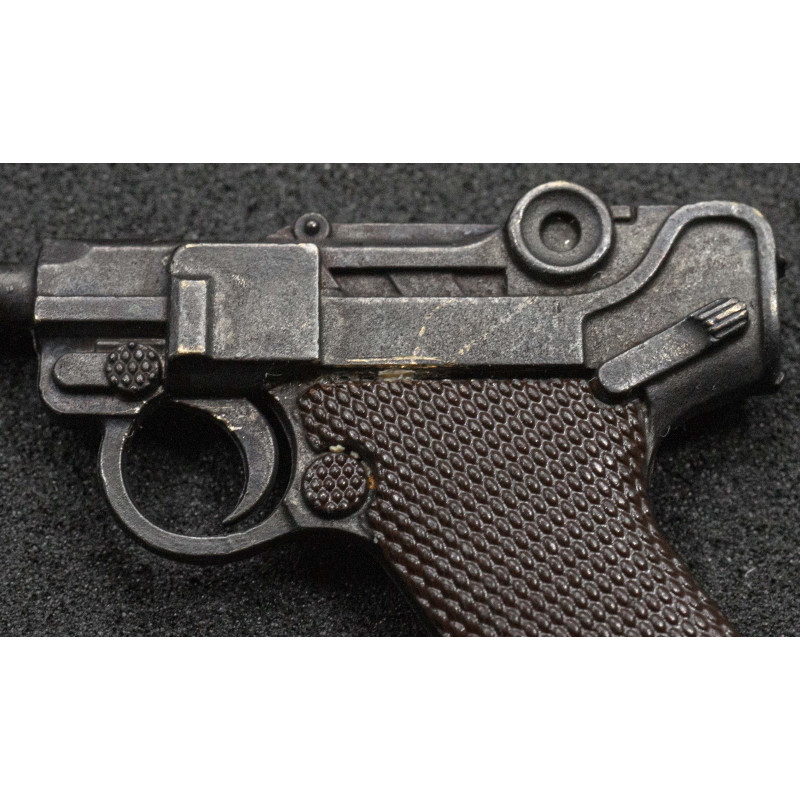 Luger P08 keychain (Brown Grips)