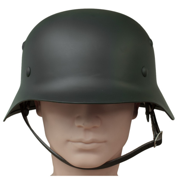 Stahlhelm Modell 1935 (M35) der deutschen Wehrmacht