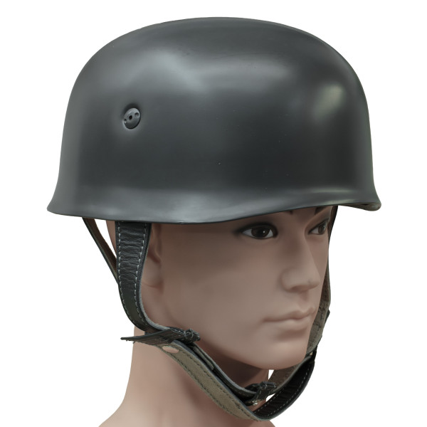 Fallschirmjägerhelm M38 der deutschen Luftwaffe im Zweiten Weltkrieg