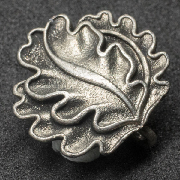 Ribbon Badge - Oak Leaves (Silver)
