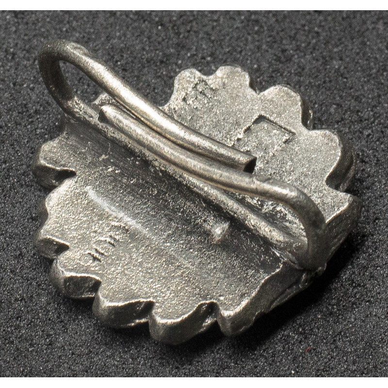 Ribbon Badge - Oak Leaves (Silver)