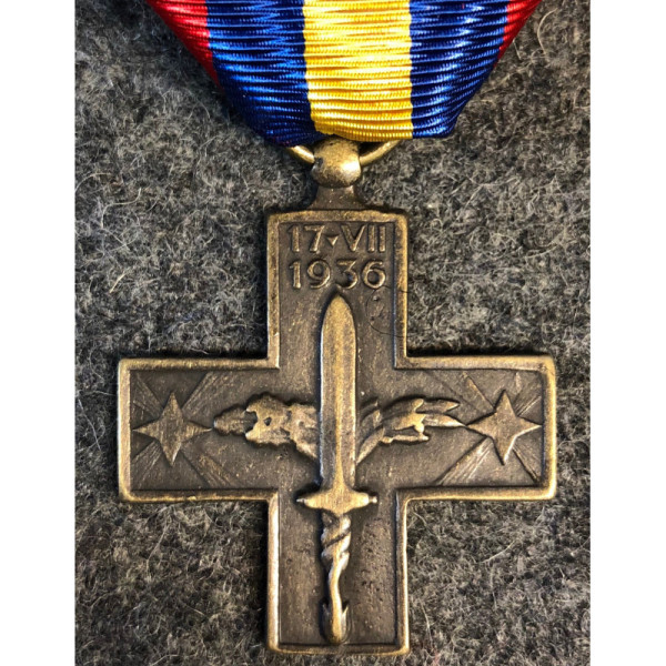 Kreuz für spanische Nationalität