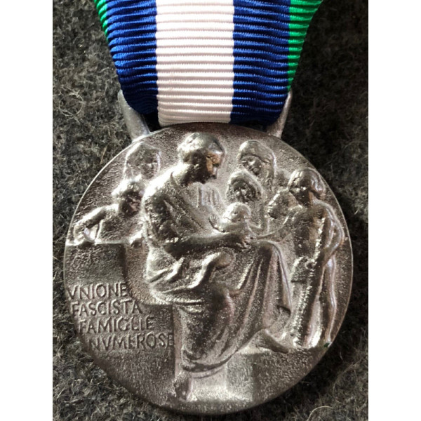 Medal of honor for mothers of numerous families