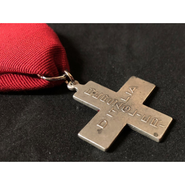 Croce commemorativa Reduci Bersaglieri D'Italia