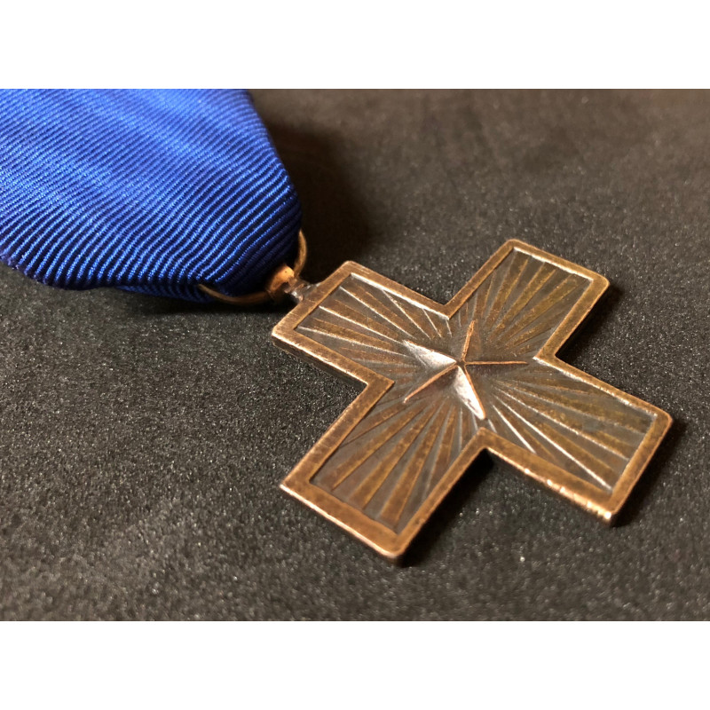 Cross for the military valor of the Reign