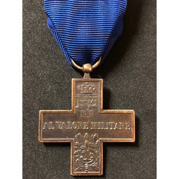Cross for the military valor of the Reign