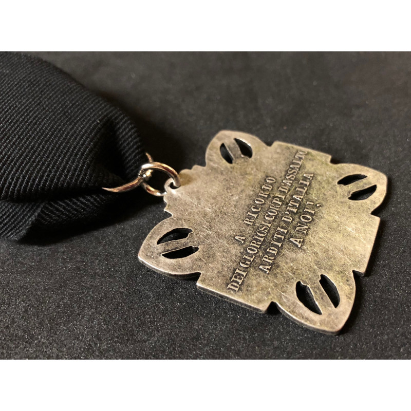 Croce commemorativa per il centenario degli Arditi d'Italia (Con dedica)