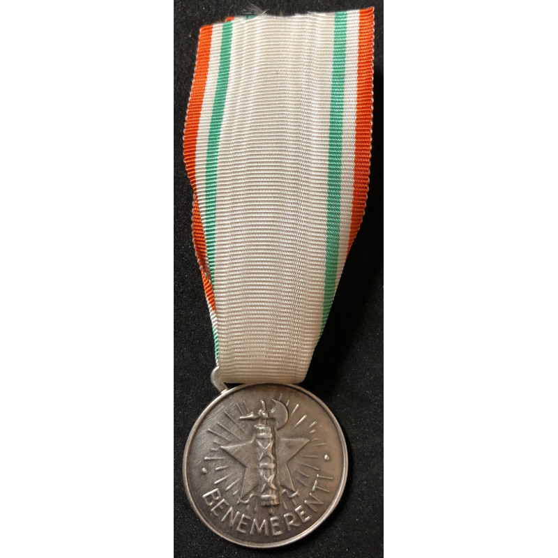 Medaille zum lobenswert des italienischen Roten Kreuzes (Silber)