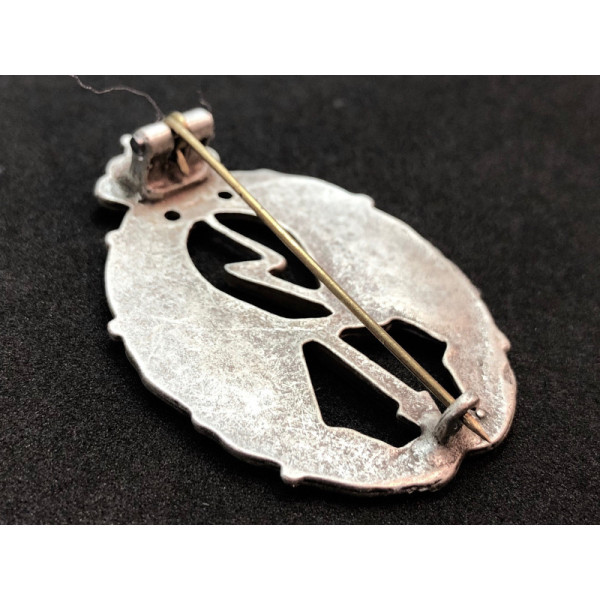 Badge for War Actions, Divers - of RR.AA. (Silver)