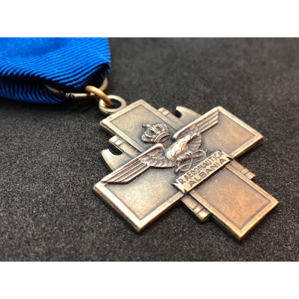 Kreuz der königlichen Luftwaffe in Albanien