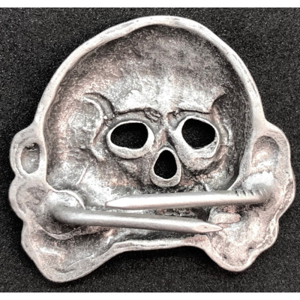 Totenkopf Mützenabzeichen