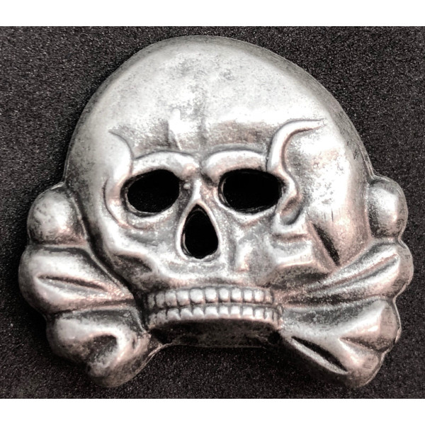 Totenkopf Mützenabzeichen
