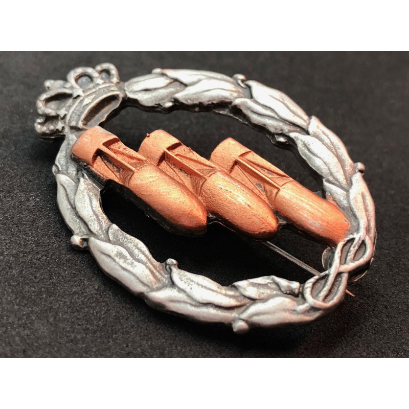 Badge for War Actions, Bombers - of RR.AA. (Bronze)