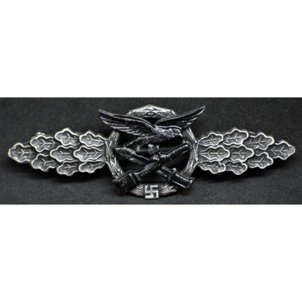 Close Combat Clasp (Silver)