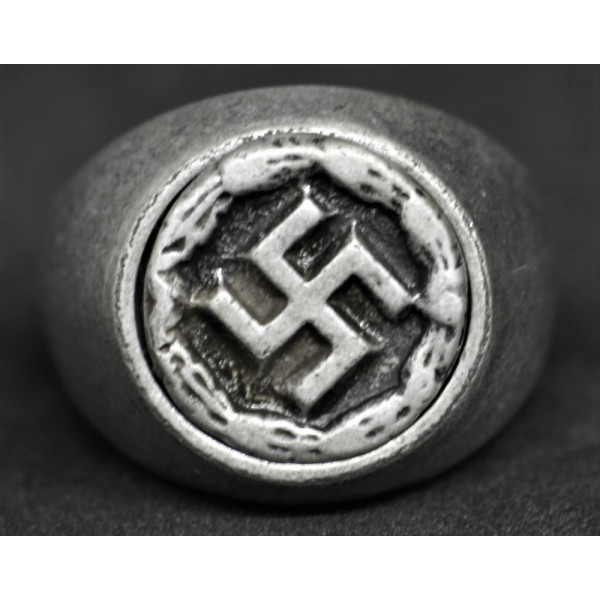 Ring - Swastika