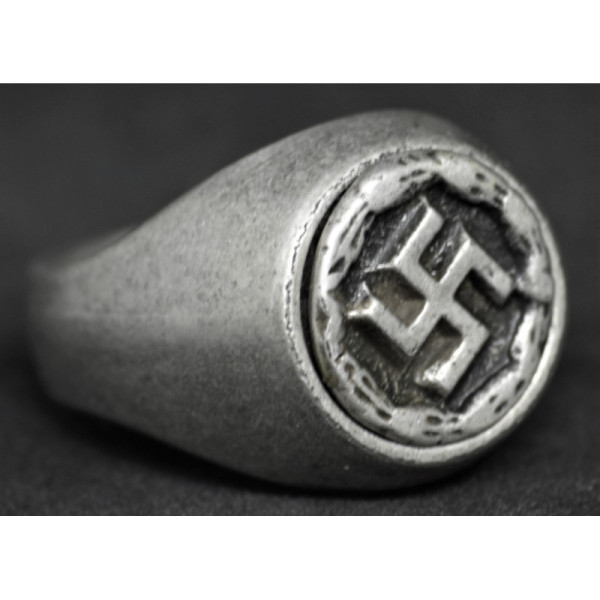 Ring - Swastika