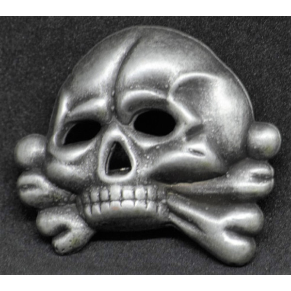 Totenkopf Mützenabzeichen