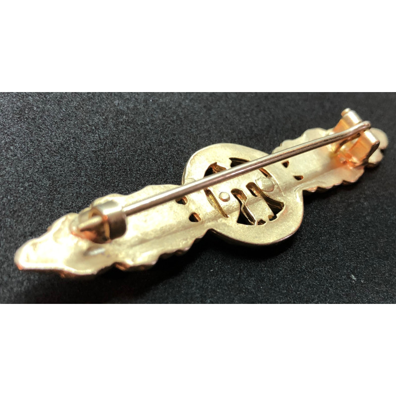 Short Range Day Fighter Clasp (Gold)