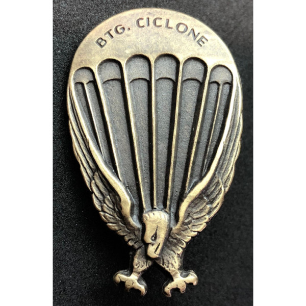 Distintivo della 183ª Divisione paracadutisti "Ciclone"