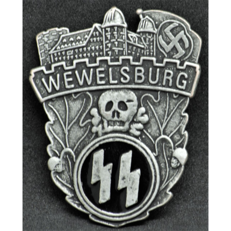 SS Wewelsburg Castle Commemorative Badge (with brooch)