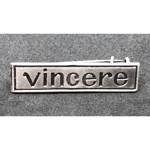 "Vincere" Abzeichen der faschistischen Bewegung