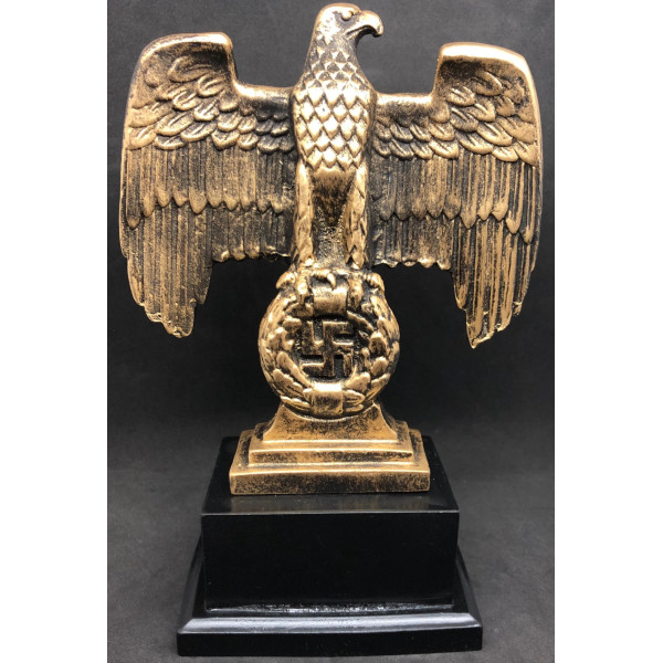 Aquila con Base