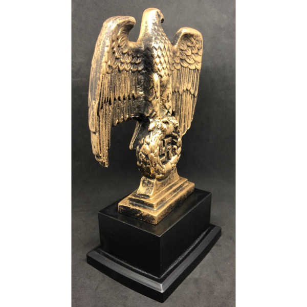 Aquila con Base